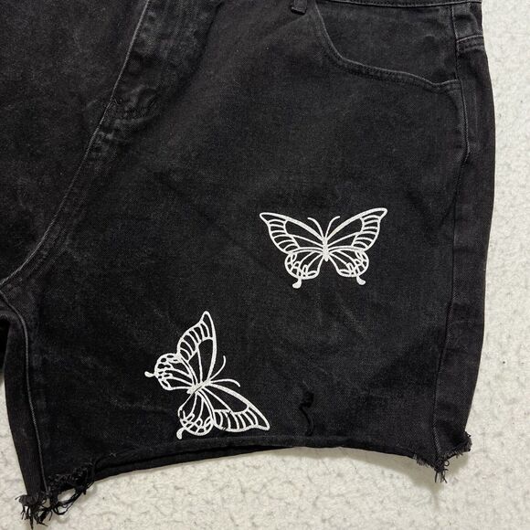 Shein Women's Plus Size 2X Black Denim Shorts Butterfly Print 6" Inseam - Picture 2 of 9
